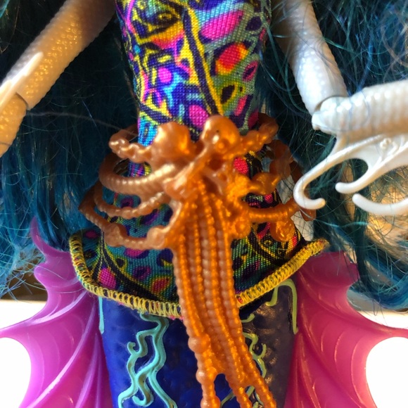 Monster High Peri And Pearl Serpentine Great Scarrier Reef 2 Headed Doll Mermaid - Picture 4 of 6